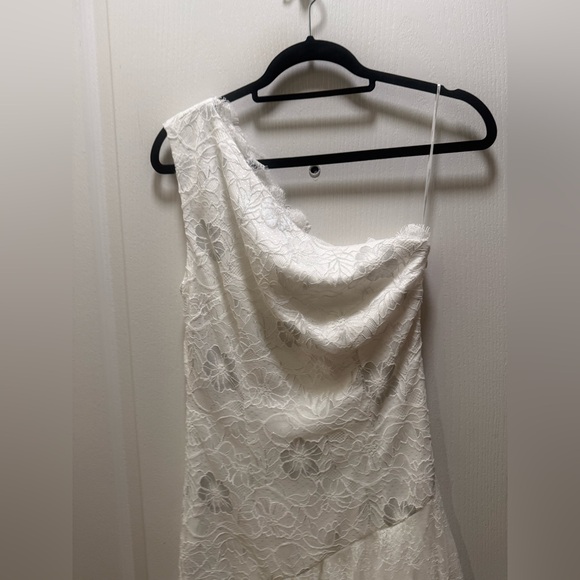 Elliatt Ivory One-Shoulder Lace Wedding Dress Romantic Bridal Party S NWT - Picture 5 of 7